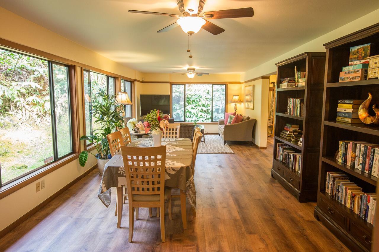 Hale Mauna Loa Upper Level With Shared Hot Tub Volcano Exterior foto